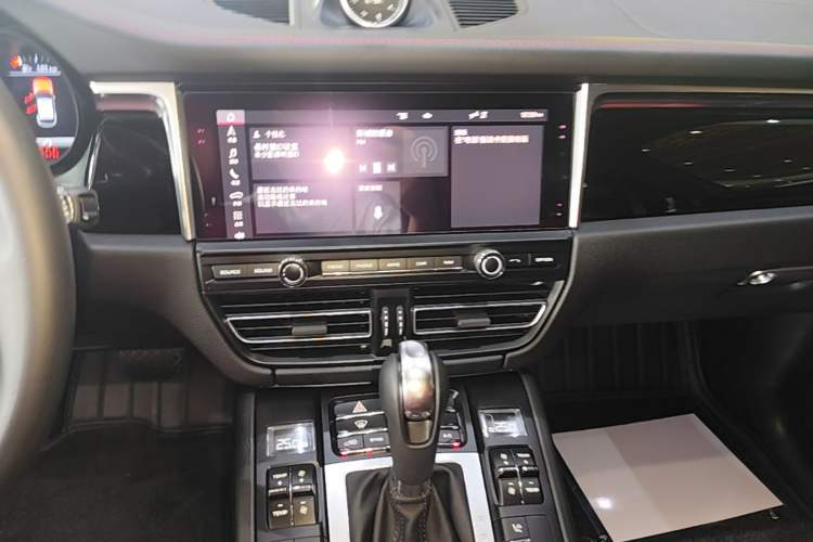 Used Porsche Macan 2021 Macan S 3.0T Audio And AC Panel
