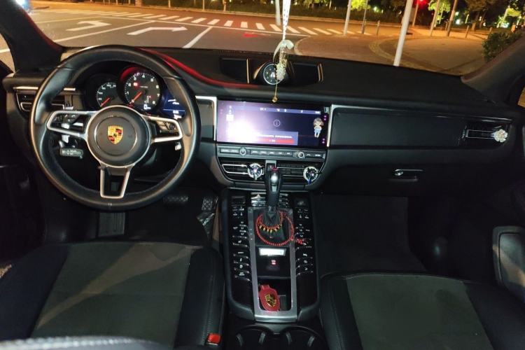 Used Porsche Macan 2021 Macan 2.0T Center Console