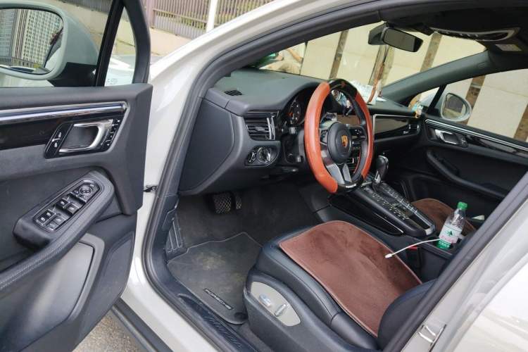 Used Porsche Macan 2021 Macan 2.0T Driver Seat