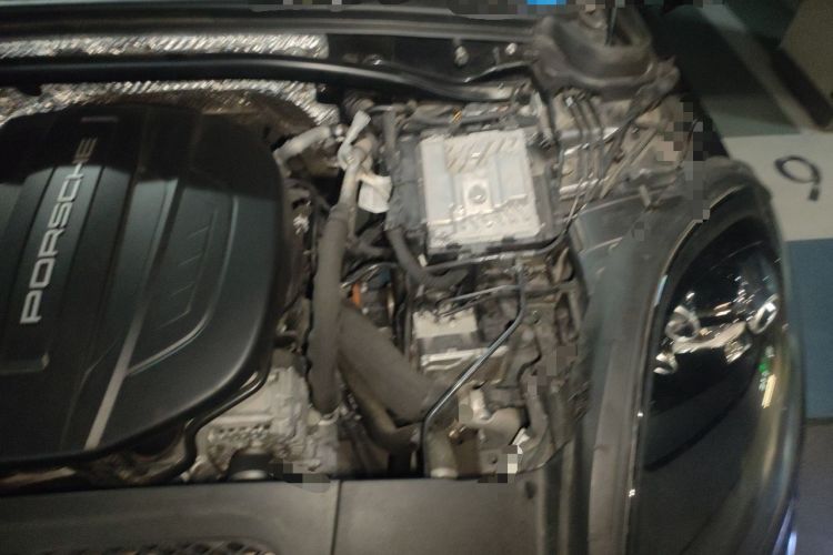 Used Porsche Macan 2021 Macan 2.0T Engine Bay Left