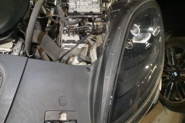 Used Porsche Macan 2021 Macan 2.0T Engine Bay Left
