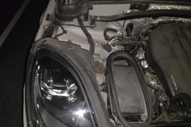 Used Porsche Macan 2021 Macan 2.0T Engine Bay Right