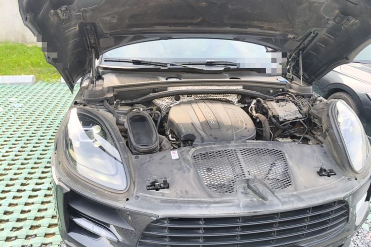 Used Porsche Macan 2021 Macan 2.0T Engine Bay Right