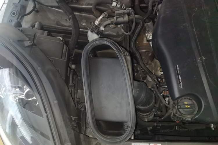 Used Porsche Macan 2021 Macan 2.0T Engine Bay Right