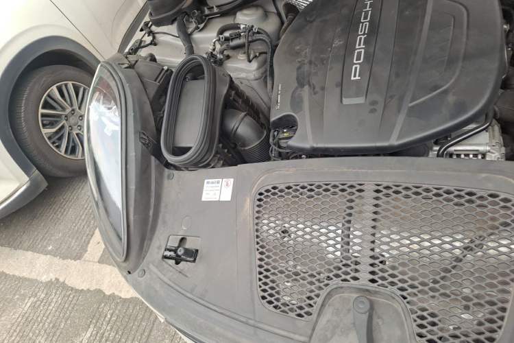 Used Porsche Macan 2021 Macan 2.0T Engine Bay Right
