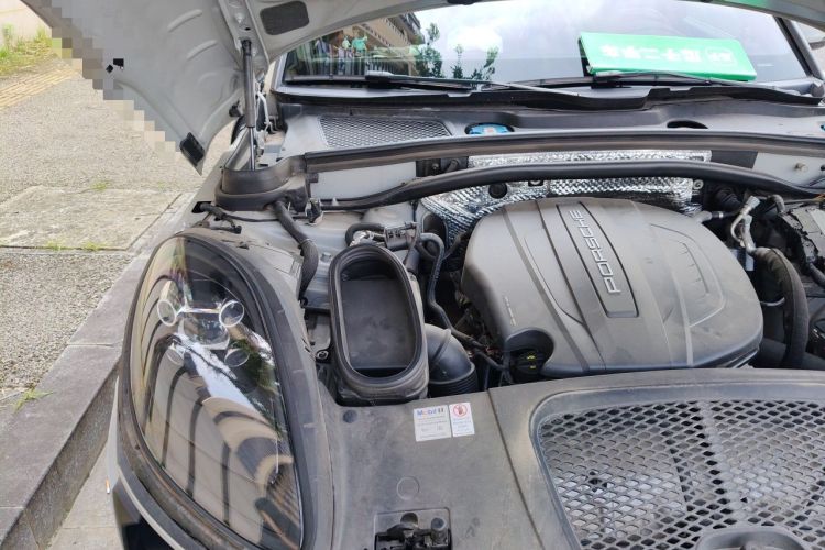 Used Porsche Macan 2021 Macan 2.0T Engine Bay Right