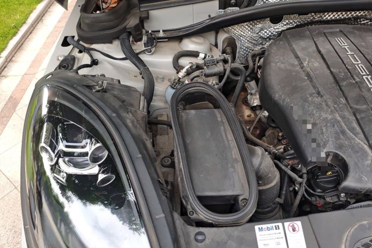 Used Porsche Macan 2021 Macan 2.0T Engine Bay Right