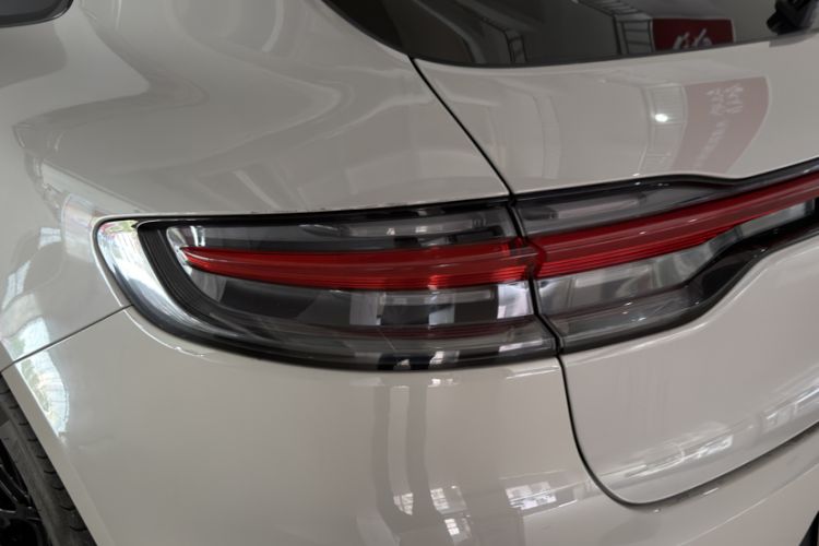Used Porsche Macan 2021 Macan 2.0T Exterior 6