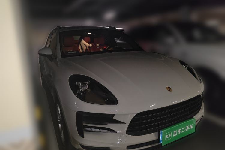 Used Porsche Macan 2021 Macan 2.0T Front Right 45 Deg