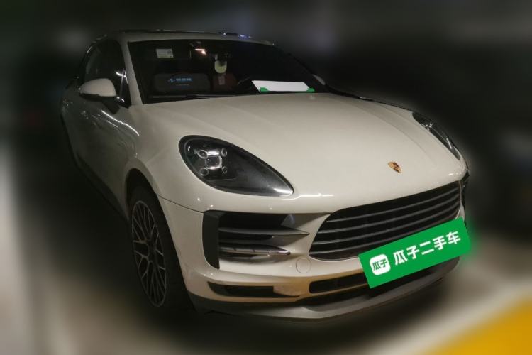 Used Porsche Macan 2021 Macan 2.0T Front Right 45 Deg