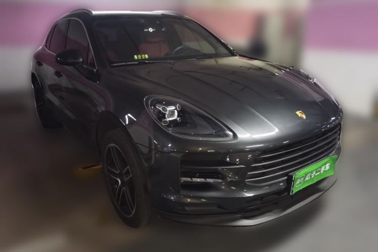 Used Porsche Macan 2021 Macan 2.0T Front Right 45 Deg