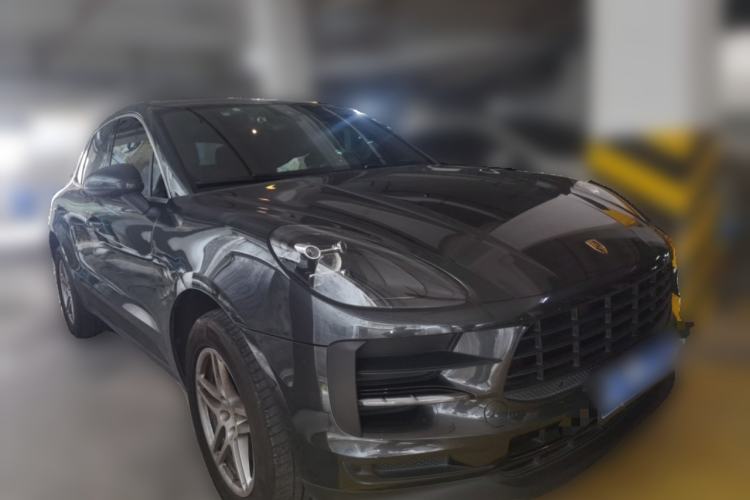 Used Porsche Macan 2021 Macan 2.0T Front Right 45 Deg