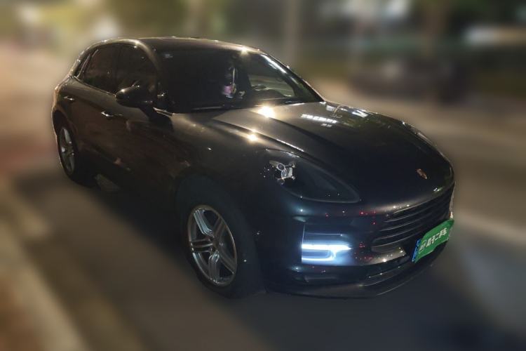 Used Porsche Macan 2021 Macan 2.0T Front Right 45 Deg