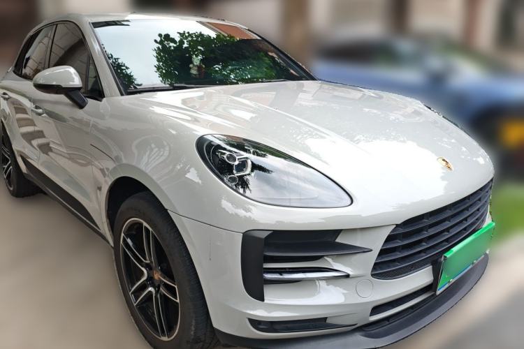 Used Porsche Macan 2021 Macan 2.0T Front Right 45 Deg