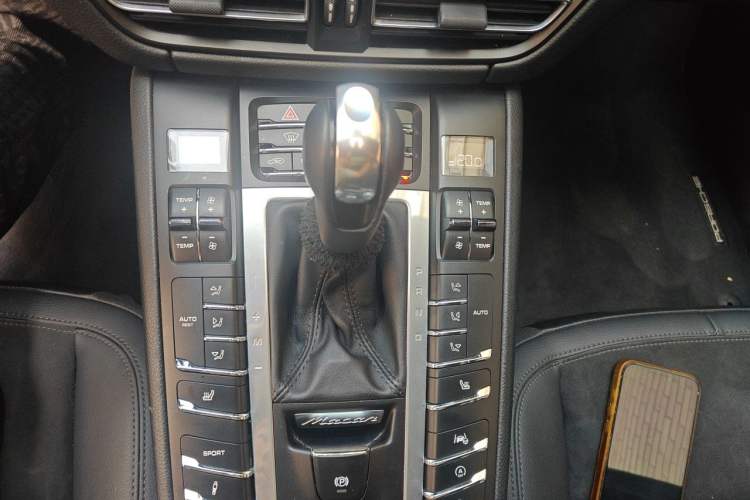 Used Porsche Macan 2021 Macan 2.0T Gear Lever