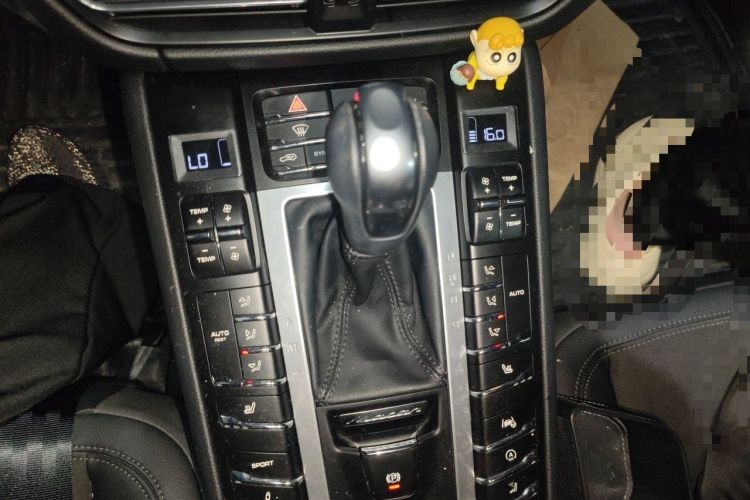 Used Porsche Macan 2021 Macan 2.0T Gear Lever