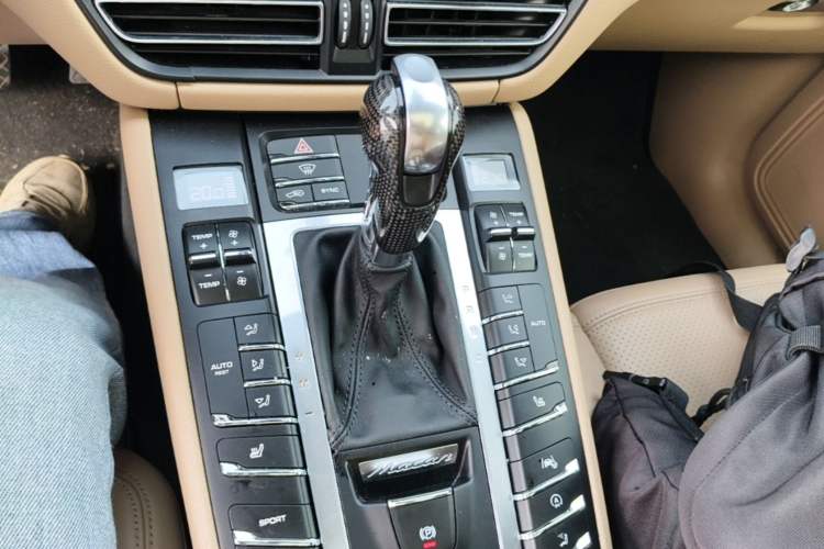 Used Porsche Macan 2021 Macan 2.0T Gear Lever