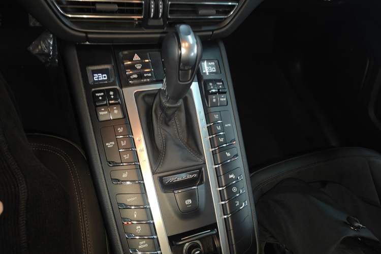 Used Porsche Macan 2021 Macan 2.0T Gear Lever