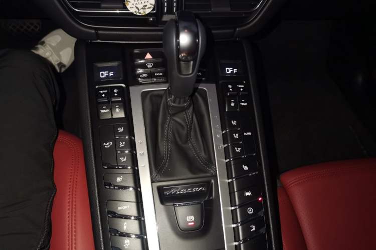 Used Porsche Macan 2021 Macan 2.0T Gear Lever