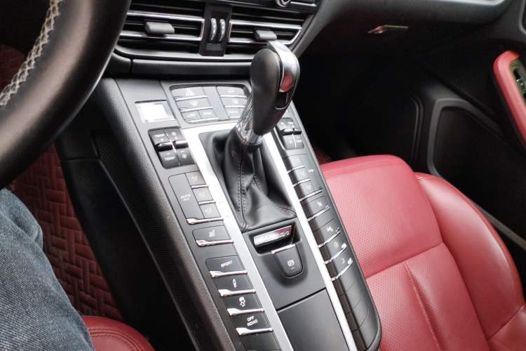 Used Porsche Macan 2021 Macan 2.0T Gear Lever