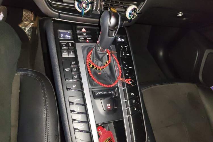 Used Porsche Macan 2021 Macan 2.0T Gear Lever