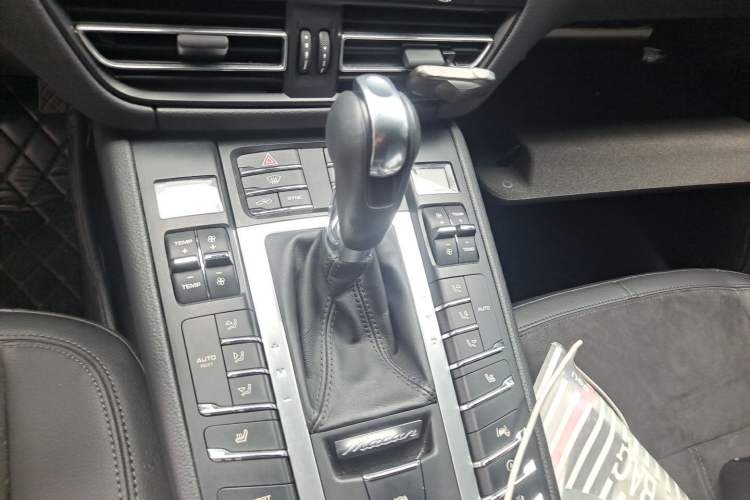 Used Porsche Macan 2021 Macan 2.0T Gear Lever