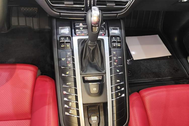 Used Porsche Macan 2021 Macan S 3.0T Gear Lever