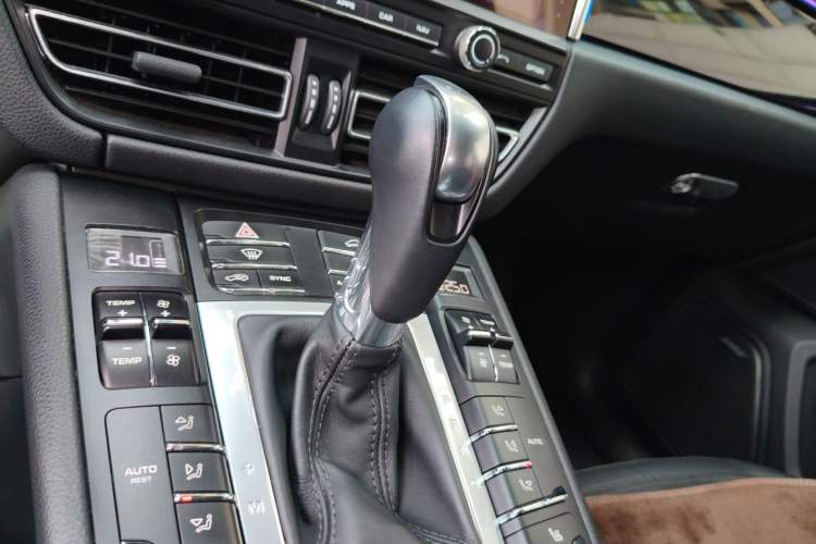 Used Porsche Macan 2021 Macan 2.0T Gear Lever