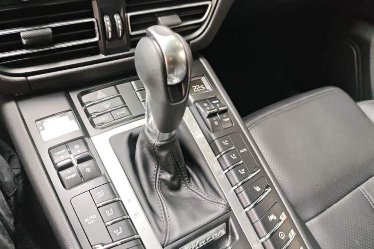 Used Porsche Macan 2021 Macan 2.0T Gear Lever