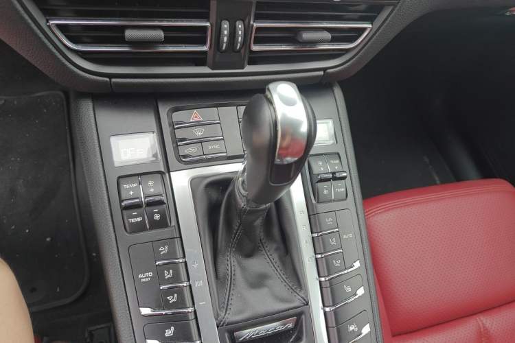 Used Porsche Macan 2021 Macan 2.0T Gear Lever