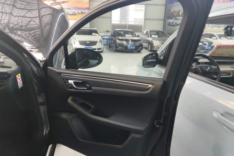 Used Porsche Macan 2021 Macan 2.0T Interior 2