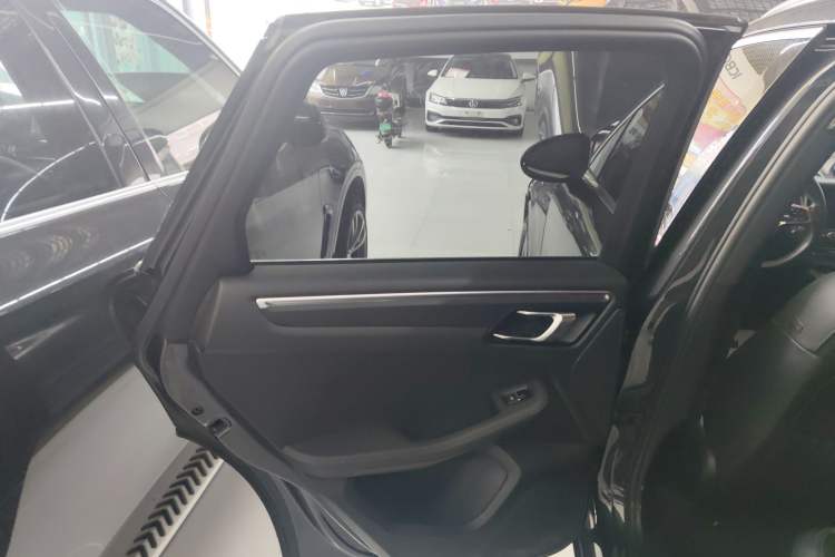 Used Porsche Macan 2021 Macan 2.0T Interior 5