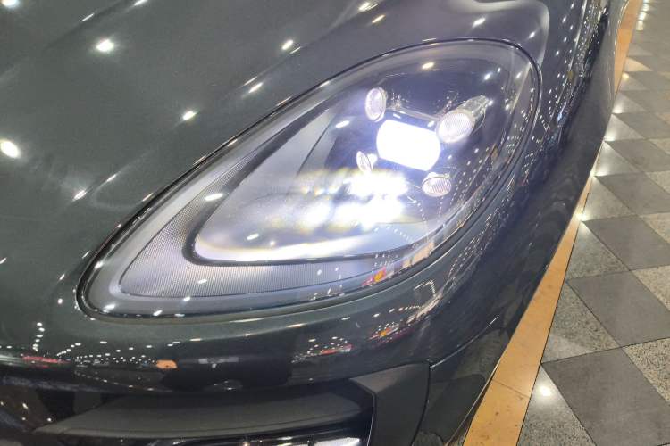 Used Porsche Macan 2021 Macan 2.0T Left Front Headlight