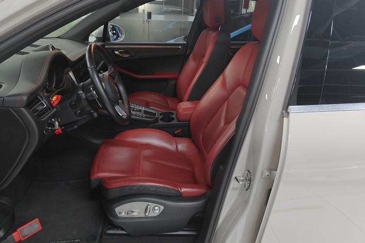 Used Porsche Macan 2021 Macan 2.0T Left Front Seat