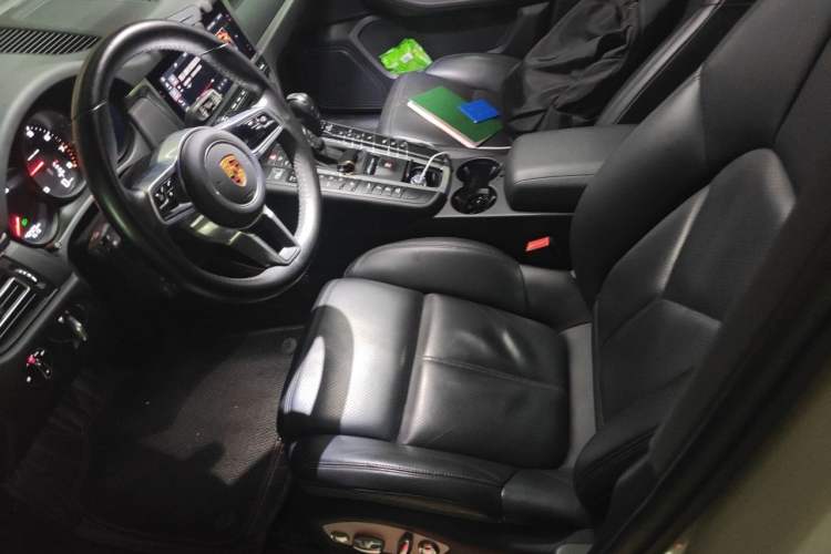 Used Porsche Macan 2021 Macan 2.0T Left Front Seat