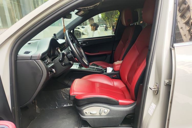 Used Porsche Macan 2021 Macan 2.0T Left Front Seat