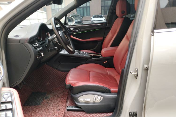 Used Porsche Macan 2021 Macan 2.0T Left Front Seat