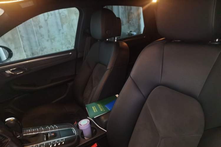 Used Porsche Macan 2021 Macan 2.0T Left Front Seat