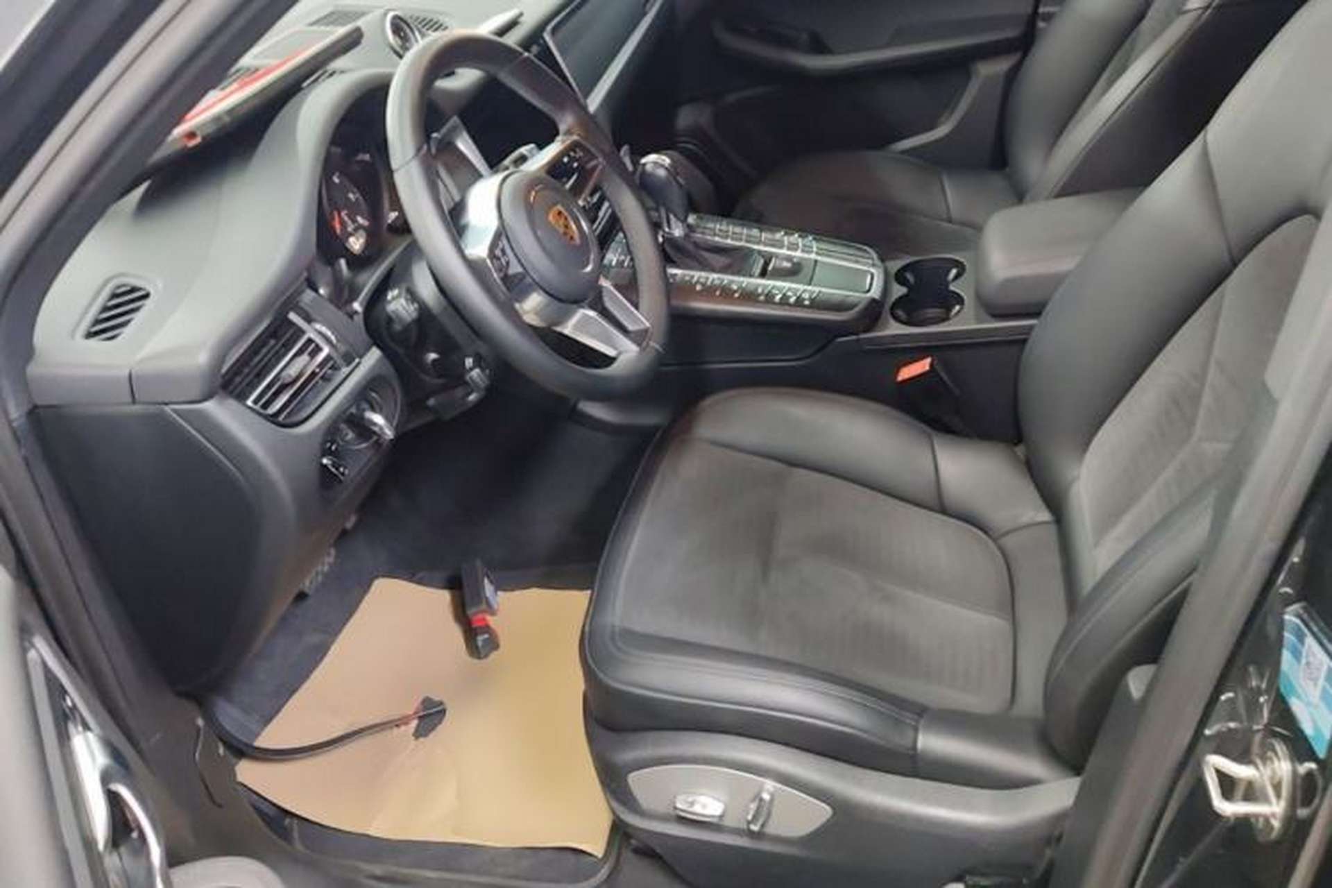 Used Porsche Macan 2021 Macan 2.0T Left Front Seat