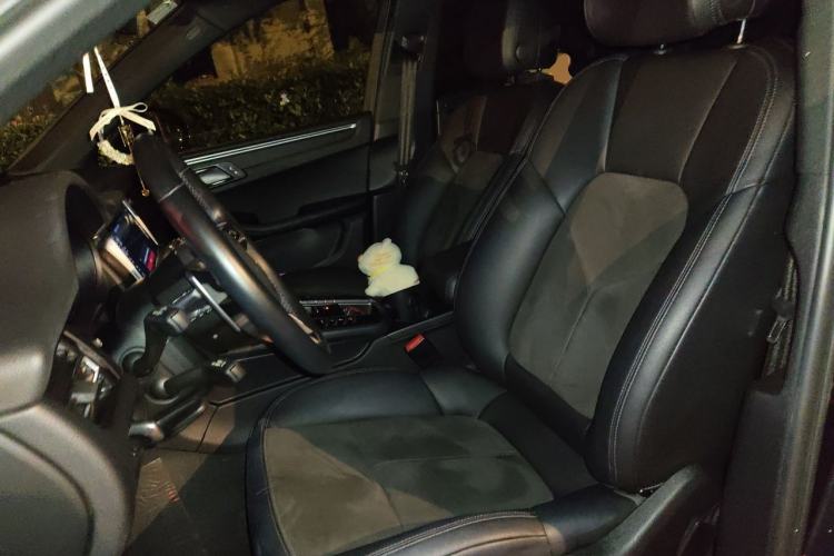 Used Porsche Macan 2021 Macan 2.0T Left Front Seat