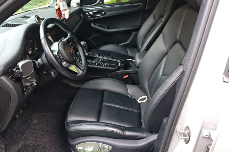 Used Porsche Macan 2021 Macan 2.0T Left Front Seat