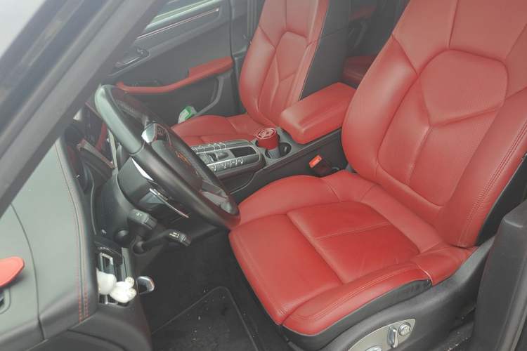 Used Porsche Macan 2021 Macan 2.0T Left Front Seat