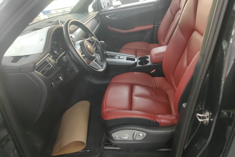 Used Porsche Macan 2021 Macan 2.0T Left Front Seat