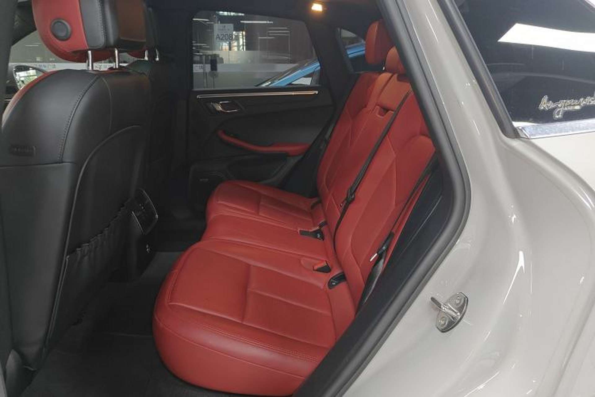 Used Porsche Macan 2021 Macan 2.0T Left Rear Seat