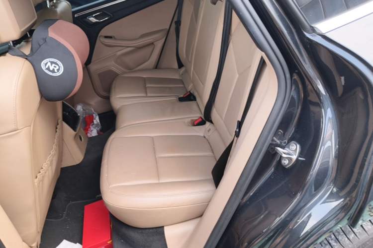 Used Porsche Macan 2021 Macan 2.0T Left Rear Seat