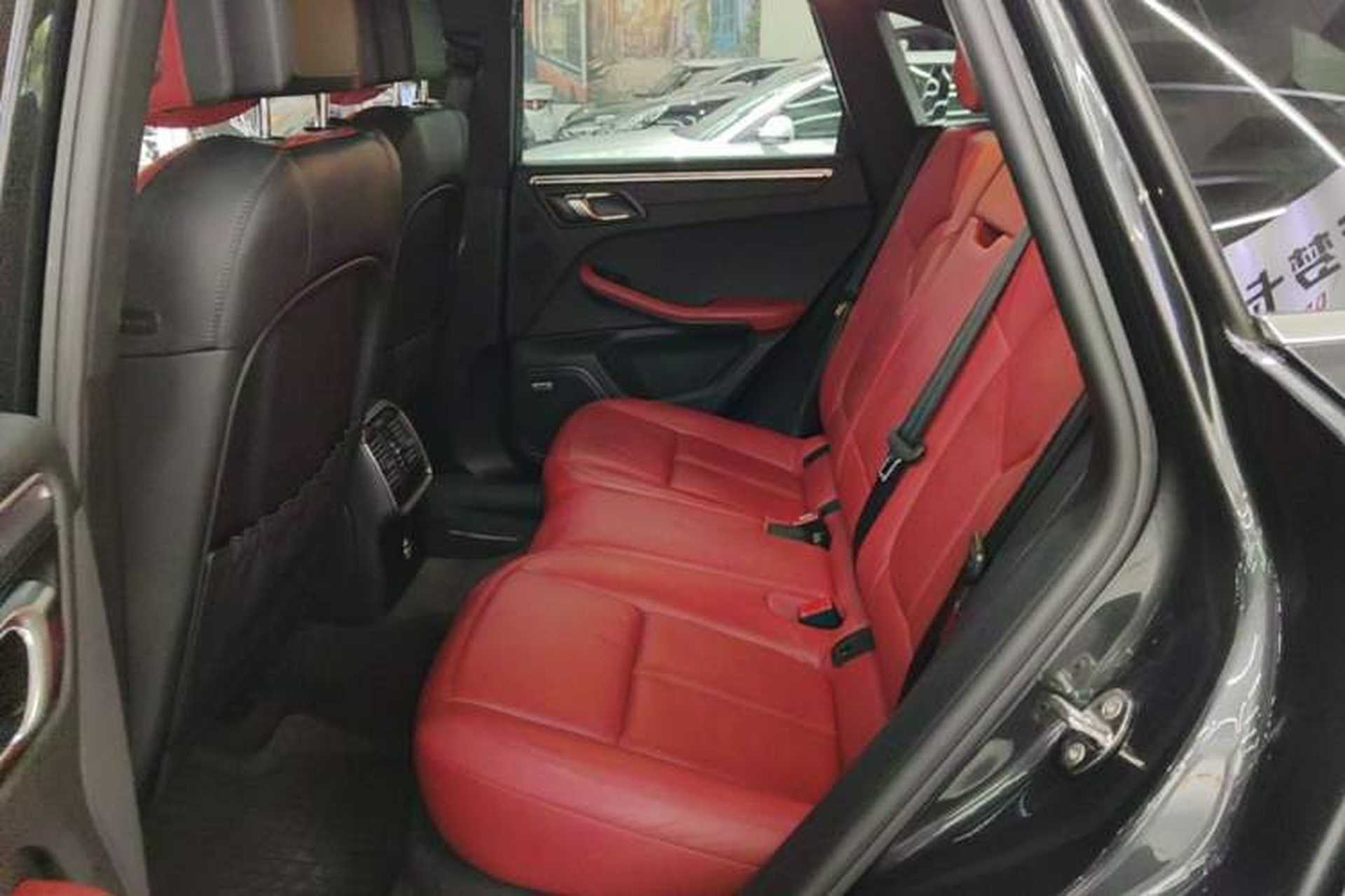 Used Porsche Macan 2021 Macan 2.0T Left Rear Seat