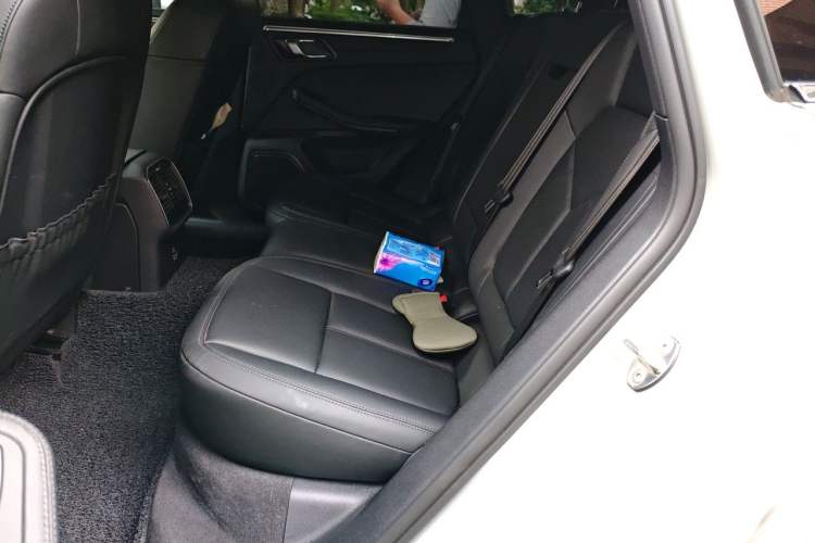 Used Porsche Macan 2021 Macan 2.0T Left Rear Seat