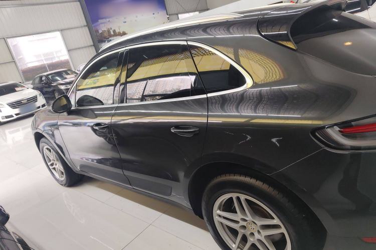 Used Porsche Macan 2021 Macan 2.0T Left Side