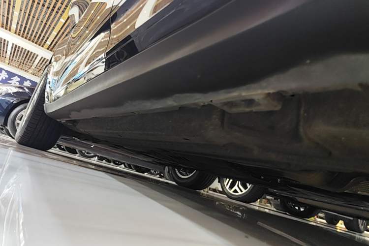 Used Porsche Macan 2021 Macan S 3.0T Left Side Sill