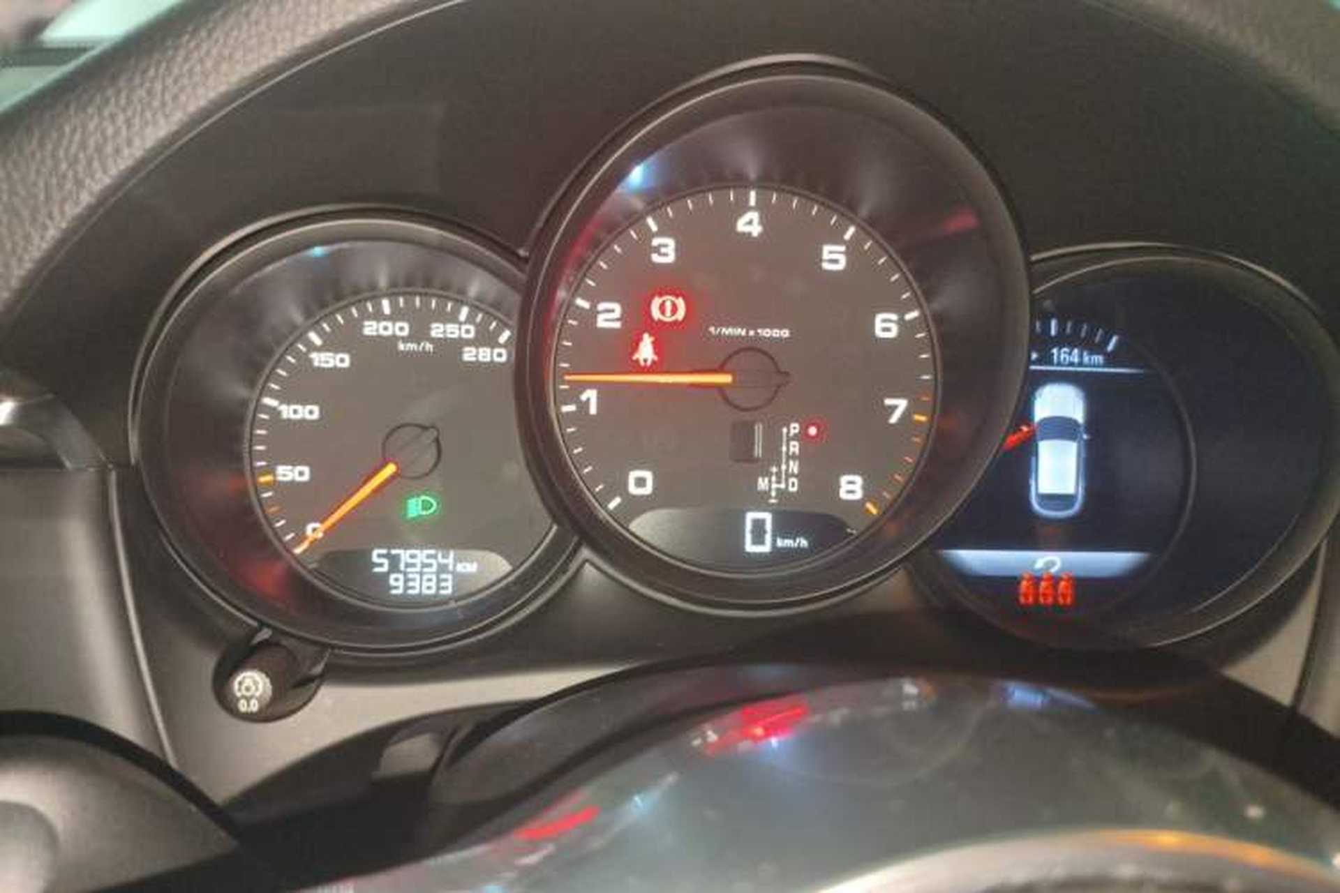 Used Porsche Macan 2021 Macan 2.0T Odometer Close Up